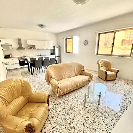 Camag Apartment - Very Close To Airport Birżebbuġa Eksteriør billede
