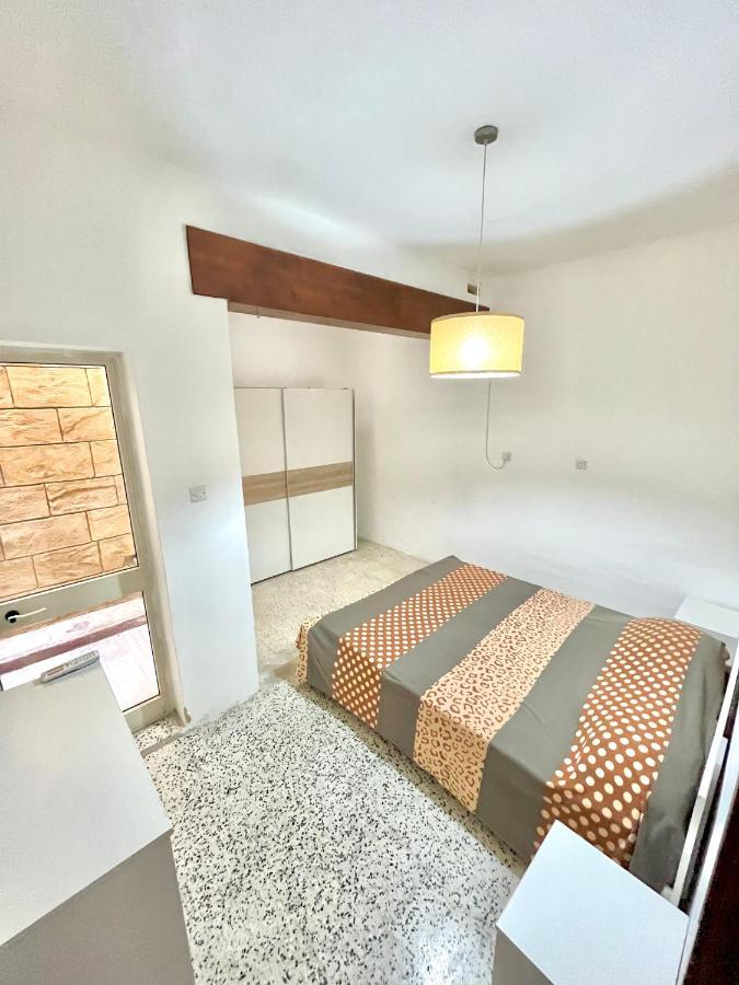 Camag Apartment - Very Close To Airport Birżebbuġa Eksteriør billede
