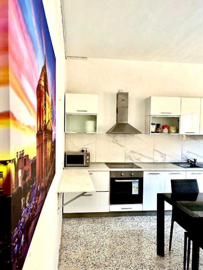 Camag Apartment - Very Close To Airport Birżebbuġa Eksteriør billede