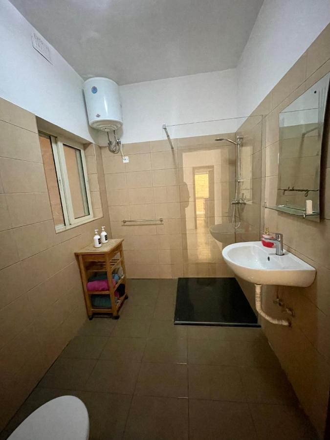 Camag Apartment - Very Close To Airport Birżebbuġa Eksteriør billede